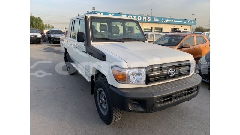 Big with watermark toyota land cruiser dhufar import dubai 2617