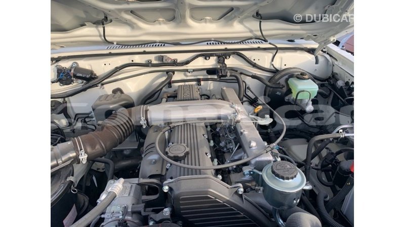 Big with watermark toyota land cruiser dhufar import dubai 2617
