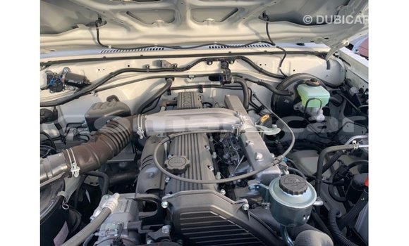 Buy Import Toyota Land Cruiser White Car in Import - Dubai in Dhufar Buy Import Toyota Land Cruiser White Car in Import - Dubai in Dhufar