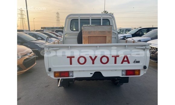Buy Import Toyota Land Cruiser White Car in Import - Dubai in Dhufar Buy Import Toyota Land Cruiser White Car in Import - Dubai in Dhufar