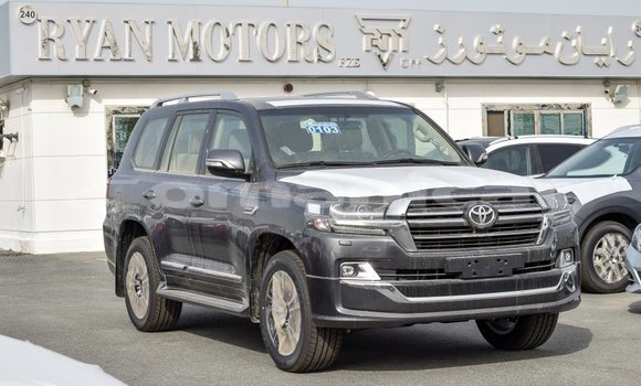 Buy Import Toyota Land Cruiser Other Car in Import - Dubai in Dhufar Buy Import Toyota Land Cruiser Other Car in Import - Dubai in Dhufar