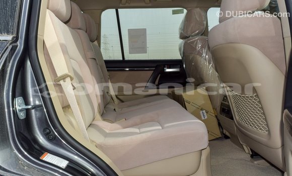 Buy Import Toyota Land Cruiser Other Car in Import - Dubai in Dhufar Buy Import Toyota Land Cruiser Other Car in Import - Dubai in Dhufar