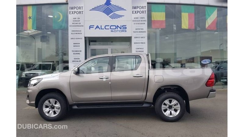 Big with watermark toyota hilux dhufar import dubai 2640