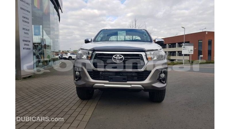 Big with watermark toyota hilux dhufar import dubai 2640