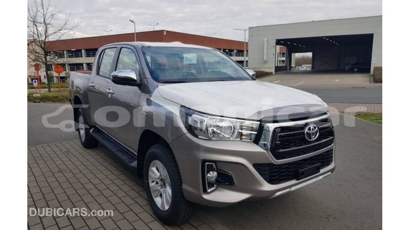 Big with watermark toyota hilux dhufar import dubai 2640