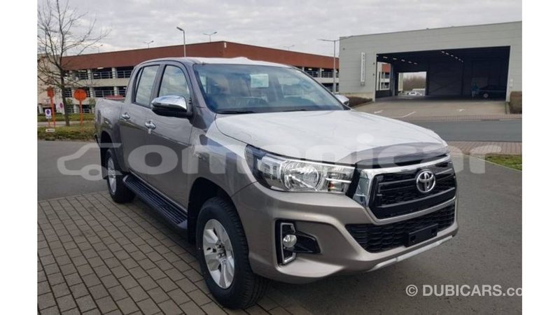 Big with watermark toyota hilux dhufar import dubai 2640