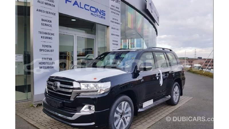 Big with watermark toyota land cruiser dhufar import dubai 2641