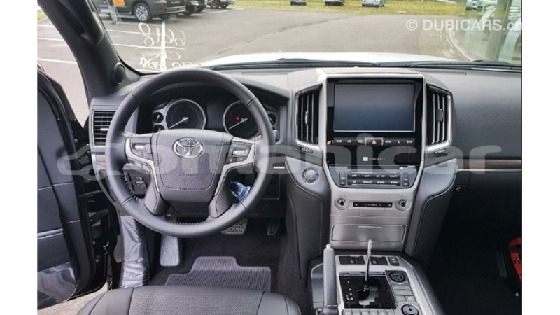 Big with watermark toyota land cruiser dhufar import dubai 2641