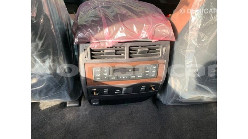 Big with watermark toyota land cruiser dhufar import dubai 2644