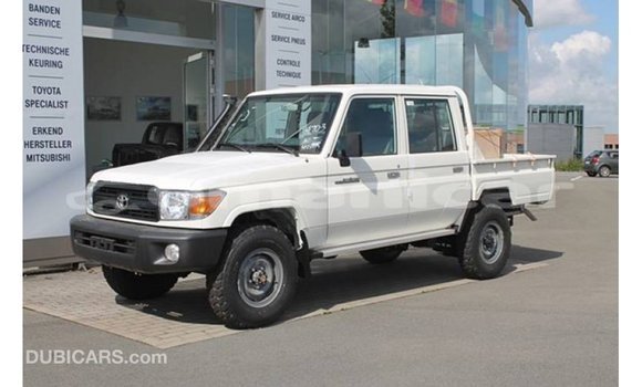 Buy Import Toyota Land Cruiser White Car in Import - Dubai in Dhufar Buy Import Toyota Land Cruiser White Car in Import - Dubai in Dhufar