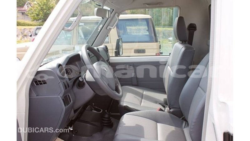 Big with watermark toyota land cruiser dhufar import dubai 2654