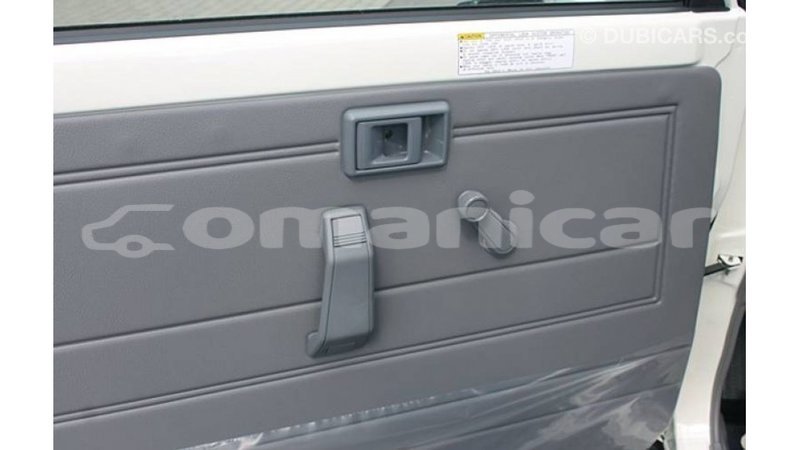 Big with watermark toyota land cruiser dhufar import dubai 2654