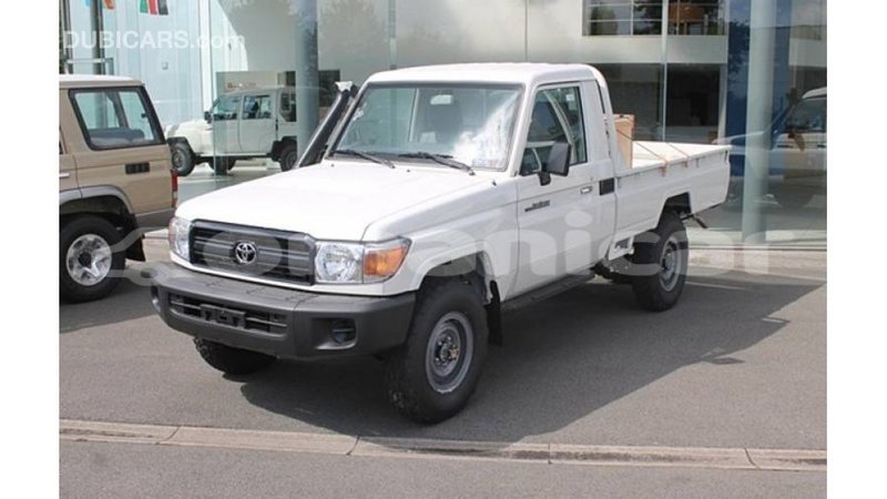 Big with watermark toyota land cruiser dhufar import dubai 2654