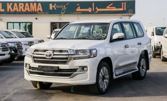 Buy Import Toyota Land Cruiser White Car in Import - Dubai in Dhufar Buy Import Toyota Land Cruiser White Car in Import - Dubai in Dhufar