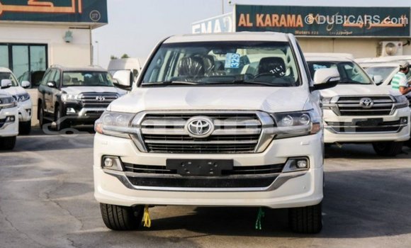 Buy Import Toyota Land Cruiser White Car in Import - Dubai in Dhufar Buy Import Toyota Land Cruiser White Car in Import - Dubai in Dhufar