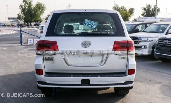 Buy Import Toyota Land Cruiser White Car in Import - Dubai in Dhufar Buy Import Toyota Land Cruiser White Car in Import - Dubai in Dhufar