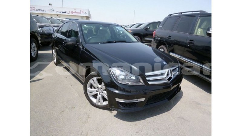 Big with watermark mercedes benz 200 dhufar import dubai 2672
