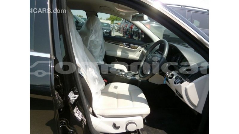 Big with watermark mercedes benz 200 dhufar import dubai 2672