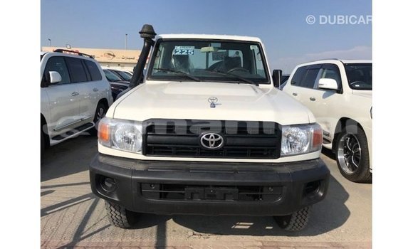 Buy Import Toyota Land Cruiser White Car in Import - Dubai in Dhufar Buy Import Toyota Land Cruiser White Car in Import - Dubai in Dhufar