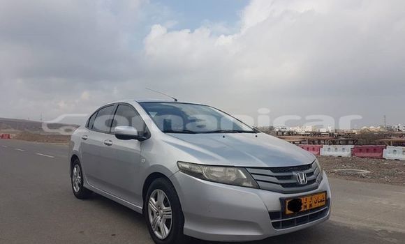 Buy Used Honda City Silver Car in Muscat in Masqat