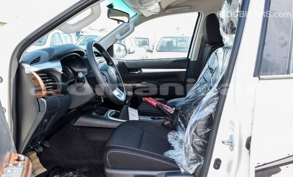 Buy Import Toyota Hilux White Car in Import - Dubai in Dhufar Buy Import Toyota Hilux White Car in Import - Dubai in Dhufar