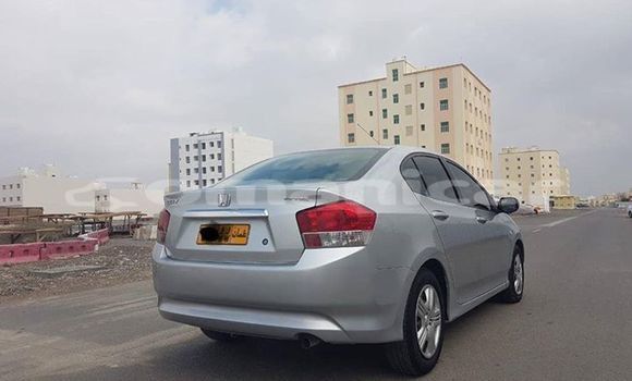 Buy Used Honda City Silver Car in Muscat in Masqat Buy Used Honda City Silver Car in Muscat in Masqat