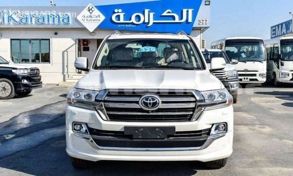 Buy Import Toyota Land Cruiser White Car in Import - Dubai in Dhufar Buy Import Toyota Land Cruiser White Car in Import - Dubai in Dhufar