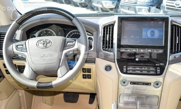 Buy Import Toyota Land Cruiser White Car in Import - Dubai in Dhufar Buy Import Toyota Land Cruiser White Car in Import - Dubai in Dhufar