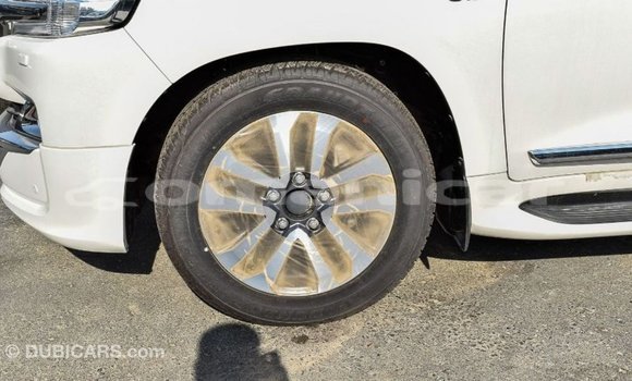 Buy Import Toyota Land Cruiser White Car in Import - Dubai in Dhufar Buy Import Toyota Land Cruiser White Car in Import - Dubai in Dhufar