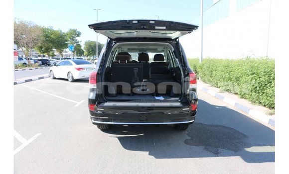 Buy Import Toyota Land Cruiser Black Car in Import - Dubai in Dhufar Buy Import Toyota Land Cruiser Black Car in Import - Dubai in Dhufar