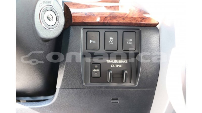 Big with watermark toyota tundra dhufar import dubai 2697