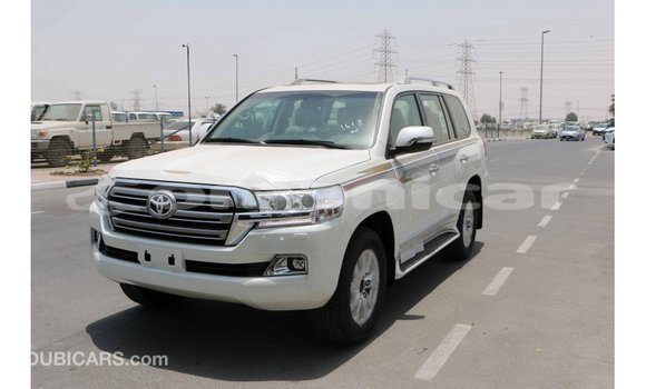 Buy Import Toyota Land Cruiser White Car in Import - Dubai in Dhufar Buy Import Toyota Land Cruiser White Car in Import - Dubai in Dhufar