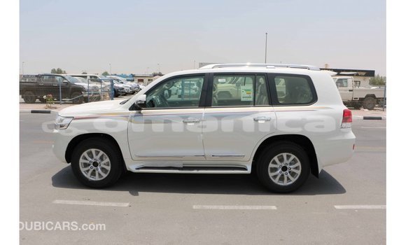 Buy Import Toyota Land Cruiser White Car in Import - Dubai in Dhufar Buy Import Toyota Land Cruiser White Car in Import - Dubai in Dhufar