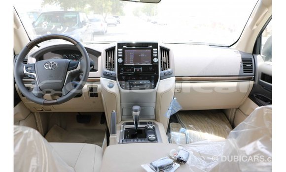 Buy Import Toyota Land Cruiser White Car in Import - Dubai in Dhufar Buy Import Toyota Land Cruiser White Car in Import - Dubai in Dhufar