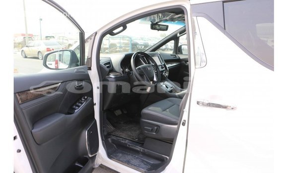 Buy Import Toyota Alphard White Car in Import - Dubai in Dhufar Buy Import Toyota Alphard White Car in Import - Dubai in Dhufar
