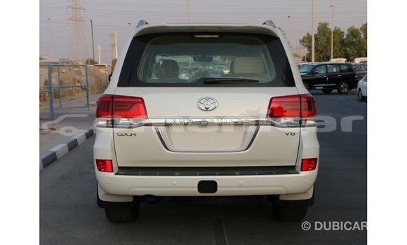 Buy Import Toyota Land Cruiser White Car in Import - Dubai in Dhufar Buy Import Toyota Land Cruiser White Car in Import - Dubai in Dhufar