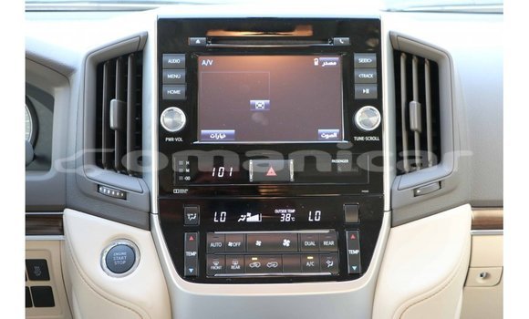 Buy Import Toyota Land Cruiser White Car in Import - Dubai in Dhufar Buy Import Toyota Land Cruiser White Car in Import - Dubai in Dhufar