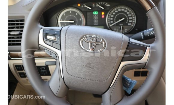 Buy Import Toyota Land Cruiser White Car in Import - Dubai in Dhufar Buy Import Toyota Land Cruiser White Car in Import - Dubai in Dhufar