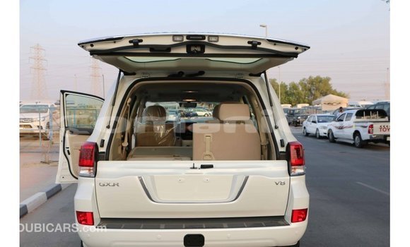 Buy Import Toyota Land Cruiser White Car in Import - Dubai in Dhufar Buy Import Toyota Land Cruiser White Car in Import - Dubai in Dhufar