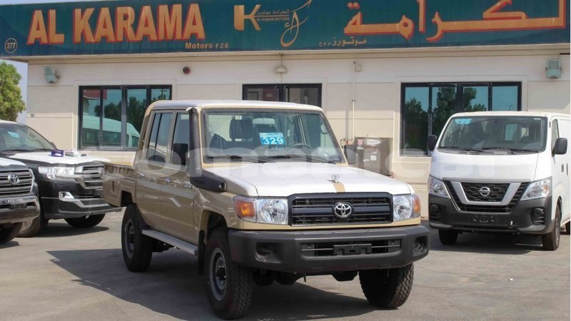 Big with watermark toyota land cruiser dhufar import dubai 2709