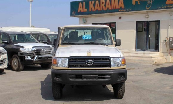 Buy Import Toyota Land Cruiser Beige Car in Import - Dubai in Dhufar Buy Import Toyota Land Cruiser Beige Car in Import - Dubai in Dhufar
