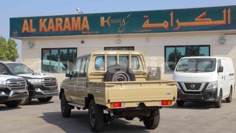 Big with watermark toyota land cruiser dhufar import dubai 2709