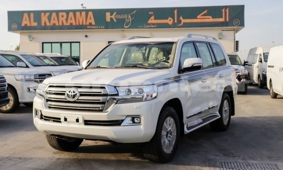 Buy Import Toyota Land Cruiser White Car in Import - Dubai in Dhufar Buy Import Toyota Land Cruiser White Car in Import - Dubai in Dhufar