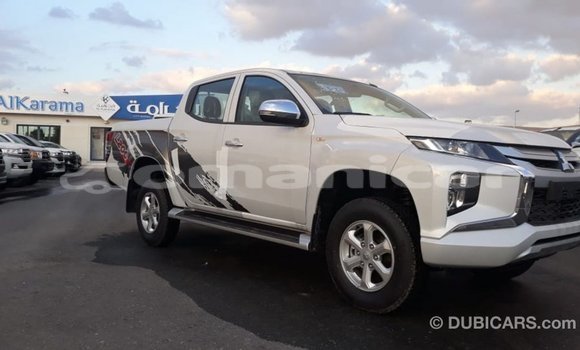 Buy Import Mitsubishi L200 White Car in Import - Dubai in Dhufar Buy Import Mitsubishi L200 White Car in Import - Dubai in Dhufar