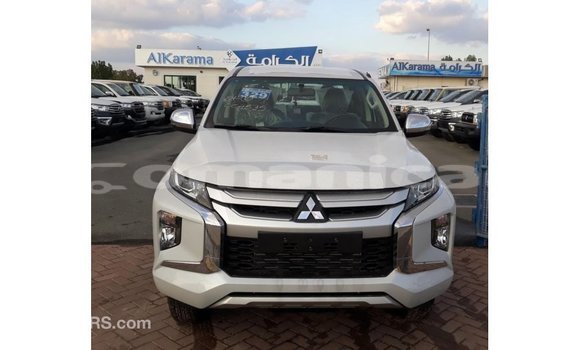 Buy Import Mitsubishi L200 White Car in Import - Dubai in Dhufar Buy Import Mitsubishi L200 White Car in Import - Dubai in Dhufar