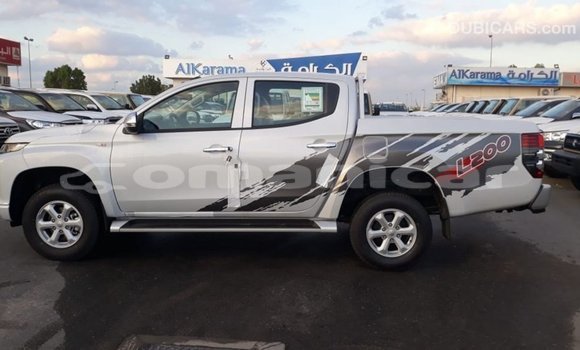 Buy Import Mitsubishi L200 White Car in Import - Dubai in Dhufar Buy Import Mitsubishi L200 White Car in Import - Dubai in Dhufar