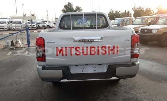 Buy Import Mitsubishi L200 White Car in Import - Dubai in Dhufar Buy Import Mitsubishi L200 White Car in Import - Dubai in Dhufar