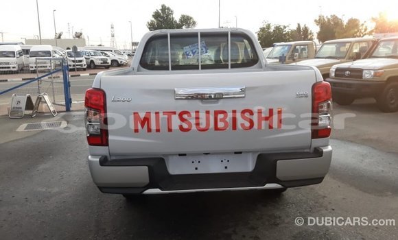 Buy Import Mitsubishi L200 White Car in Import - Dubai in Dhufar Buy Import Mitsubishi L200 White Car in Import - Dubai in Dhufar