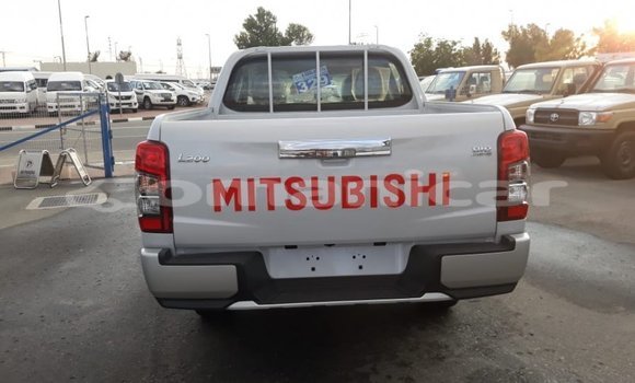 Buy Import Mitsubishi L200 White Car in Import - Dubai in Dhufar Buy Import Mitsubishi L200 White Car in Import - Dubai in Dhufar
