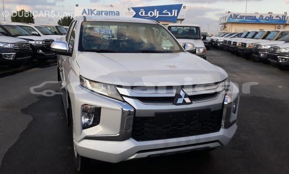 Buy Import Mitsubishi L200 White Car in Import - Dubai in Dhufar Buy Import Mitsubishi L200 White Car in Import - Dubai in Dhufar